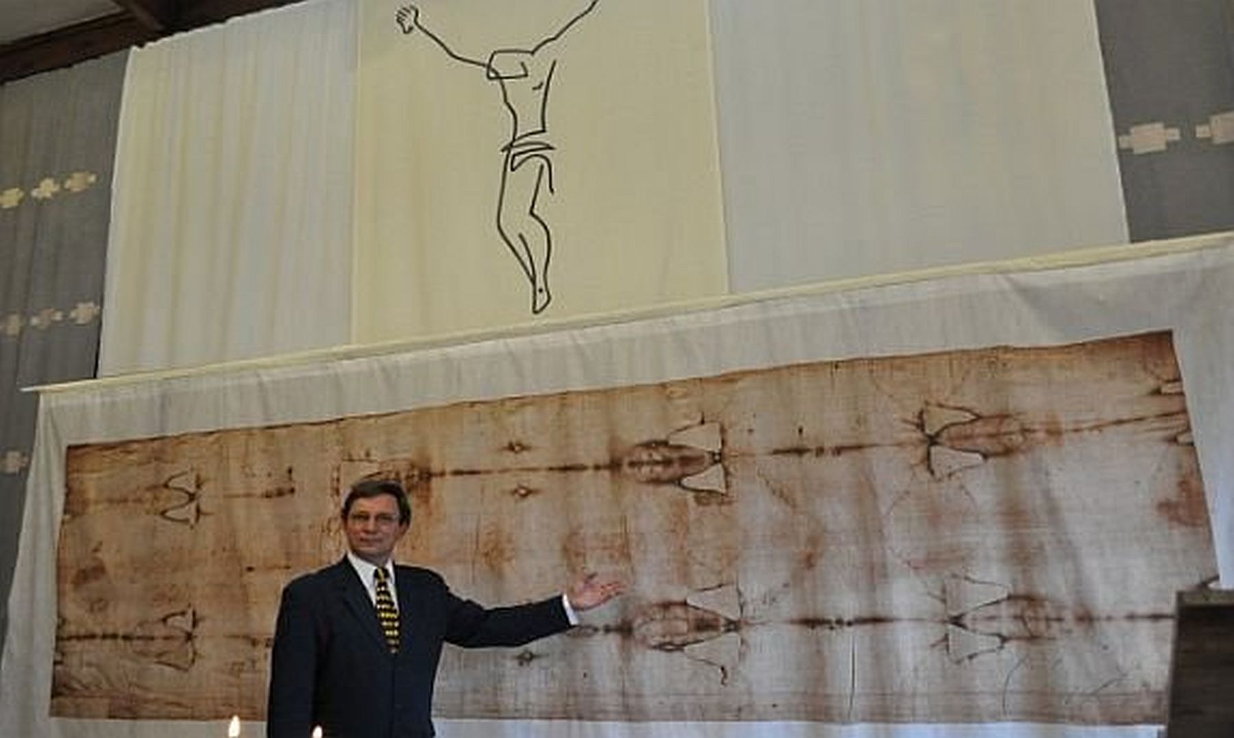 A Torinói Lepel hiteles másolata Fehérváron, a Krisztus Király templomban